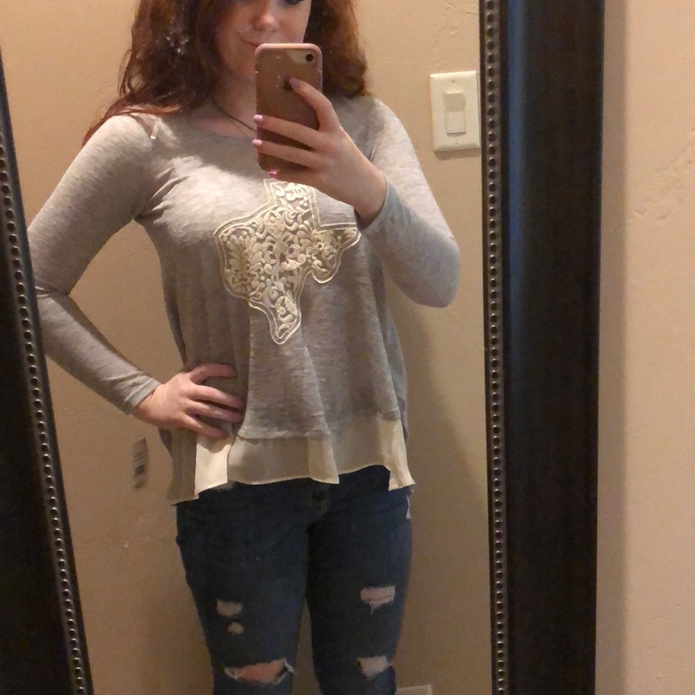 ADORABLE Silver and Cream Texas Long Sleeved Shirt